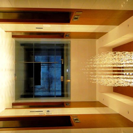 Bsa Twin Towers Aparthotel Mandaluyong Exterior photo