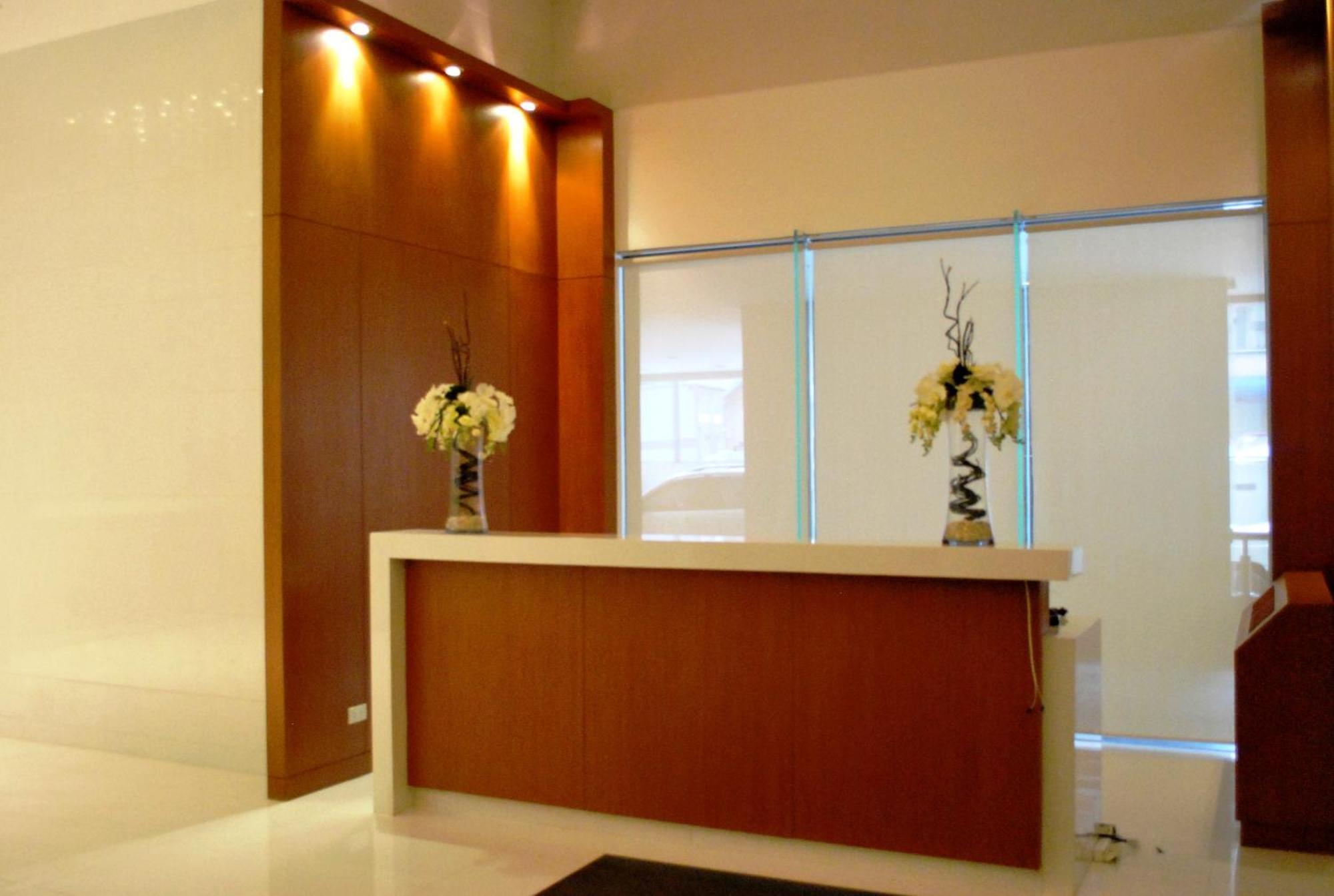 Bsa Twin Towers Aparthotel Mandaluyong Exterior photo