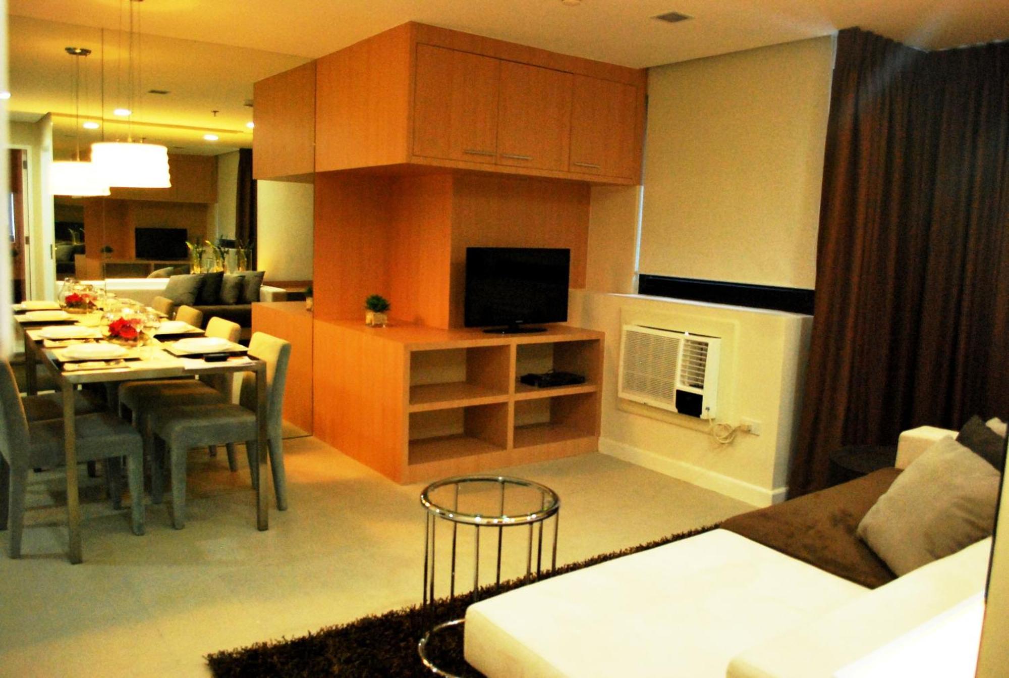 Bsa Twin Towers Aparthotel Mandaluyong Exterior photo